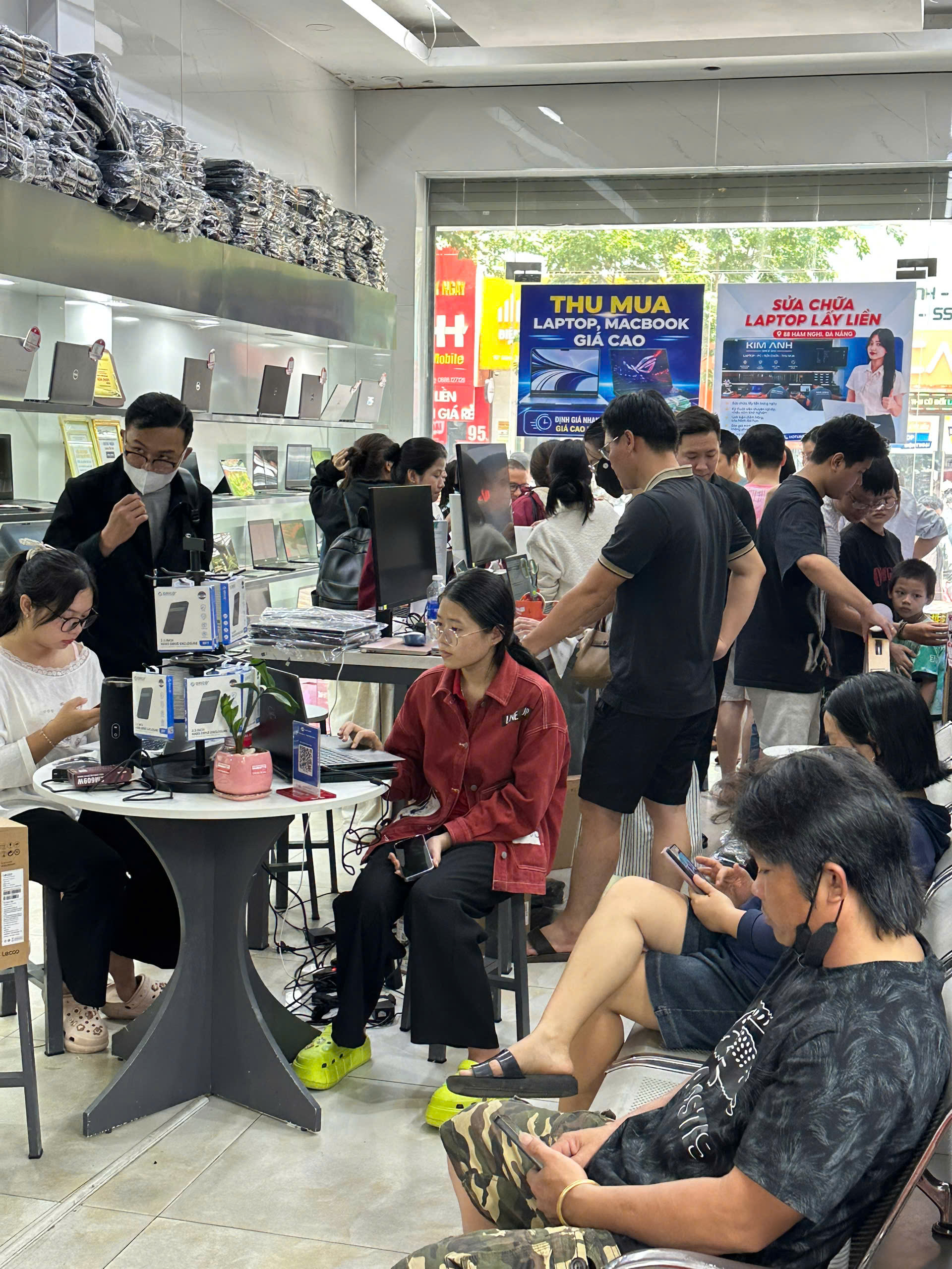 Trung tâm sửa chữa thay bàn phím laptop Laptop Kim Anh