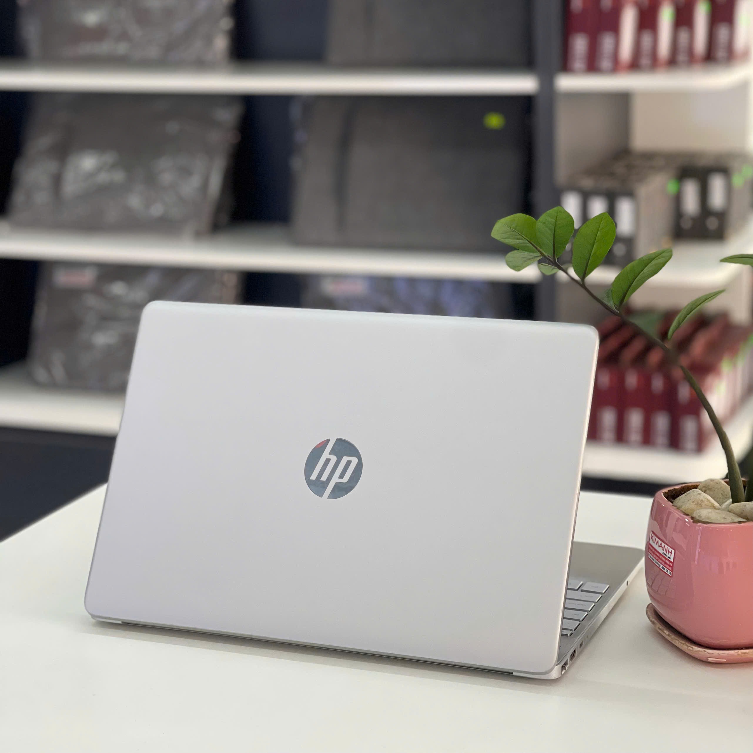 HP 15s- du I7 - 10510U/RAM 8GB/SSD 512GB / HD/ MX130 HP 15s- du I7 - 10510U/RAM 8GB/SSD 512GB / HD/ MX130-1476