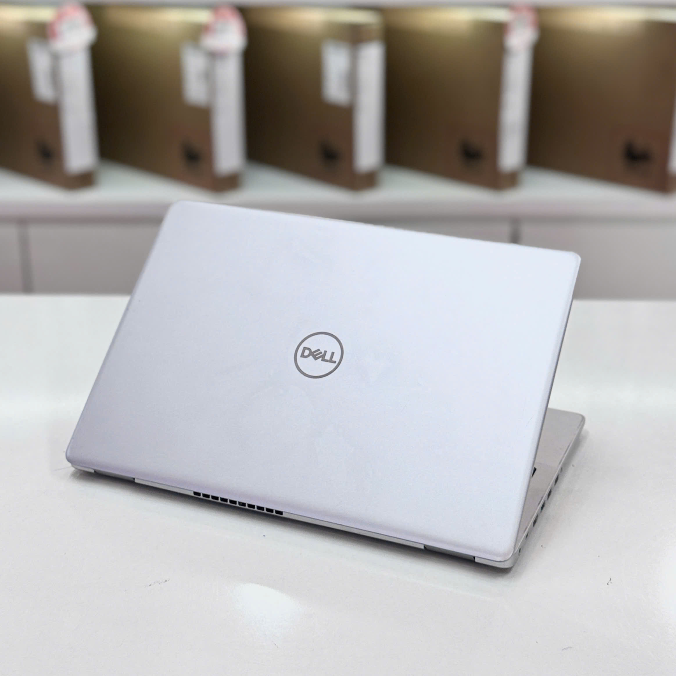 Laptop cũ Dell Inpresion 5593 I5-1035G1/ RAM 12GB /SSD 120GB + HDD 1TB/ FHD