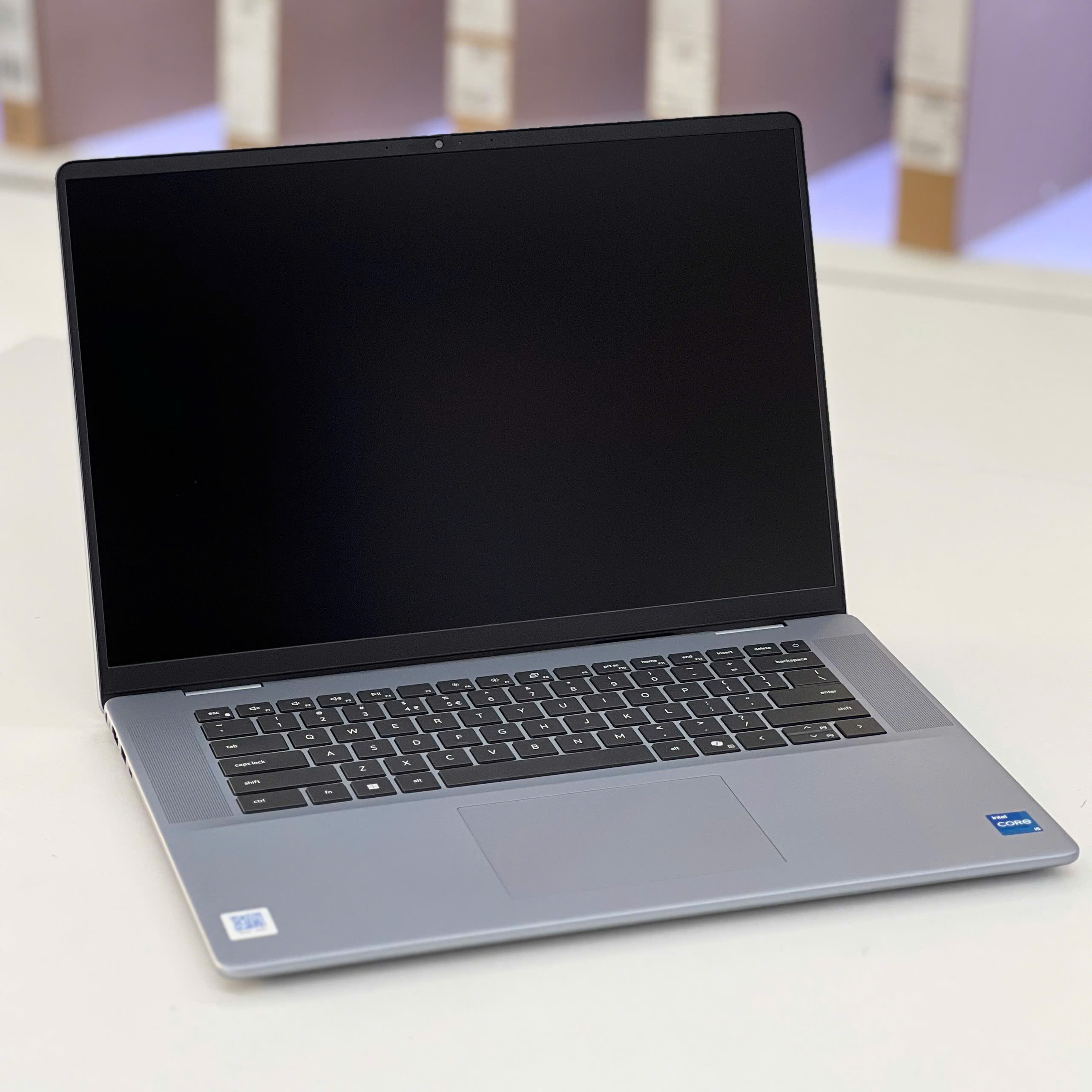 [New 100%] Laptop Dell Inspiron 16 Plus 7640 Core i7-13620H RAM 16GB SSD 1TB/ 16.0" FHD+
