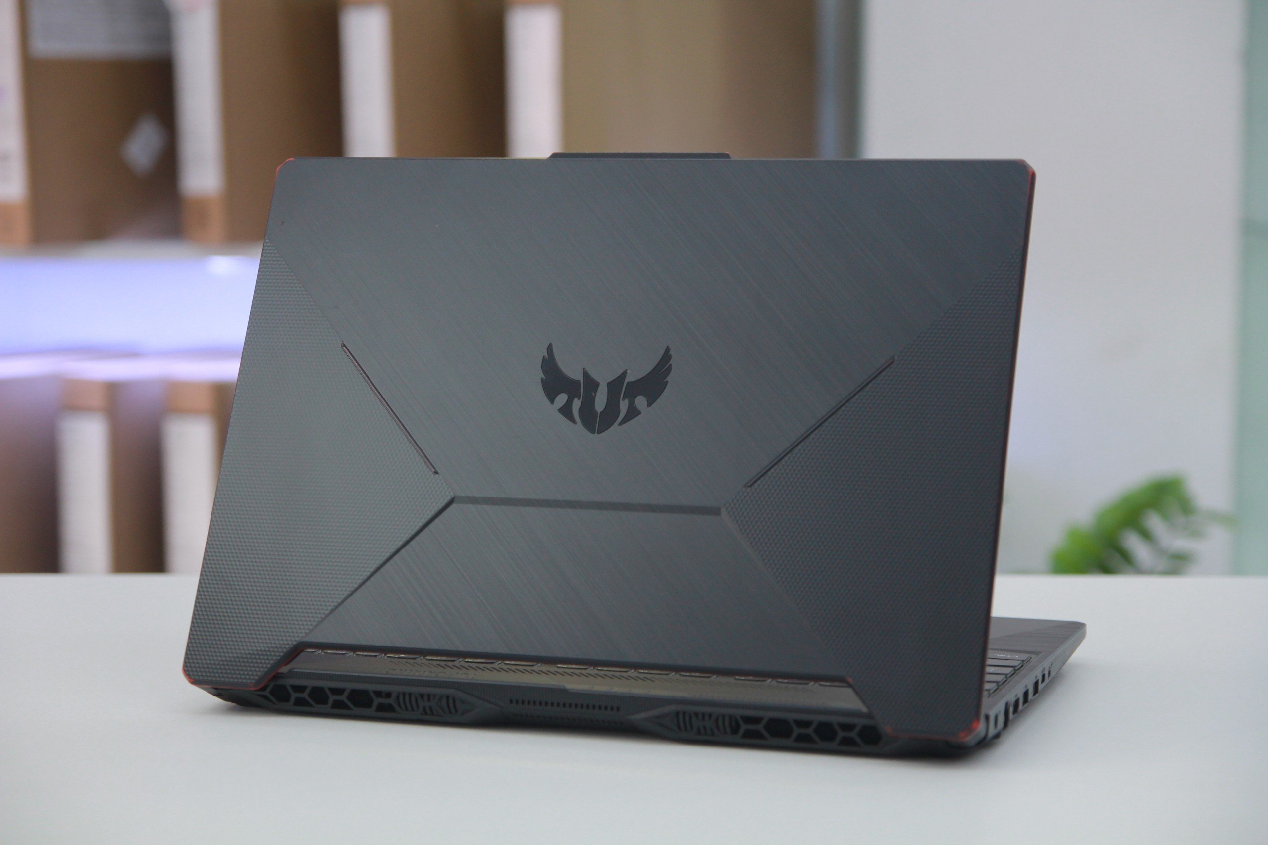 [Like New] Laptop Asus TUF FX506 Core i7-10XXXH, 16GB, 512GB, 15.6” FHD 144Hz, GTX 1650Ti