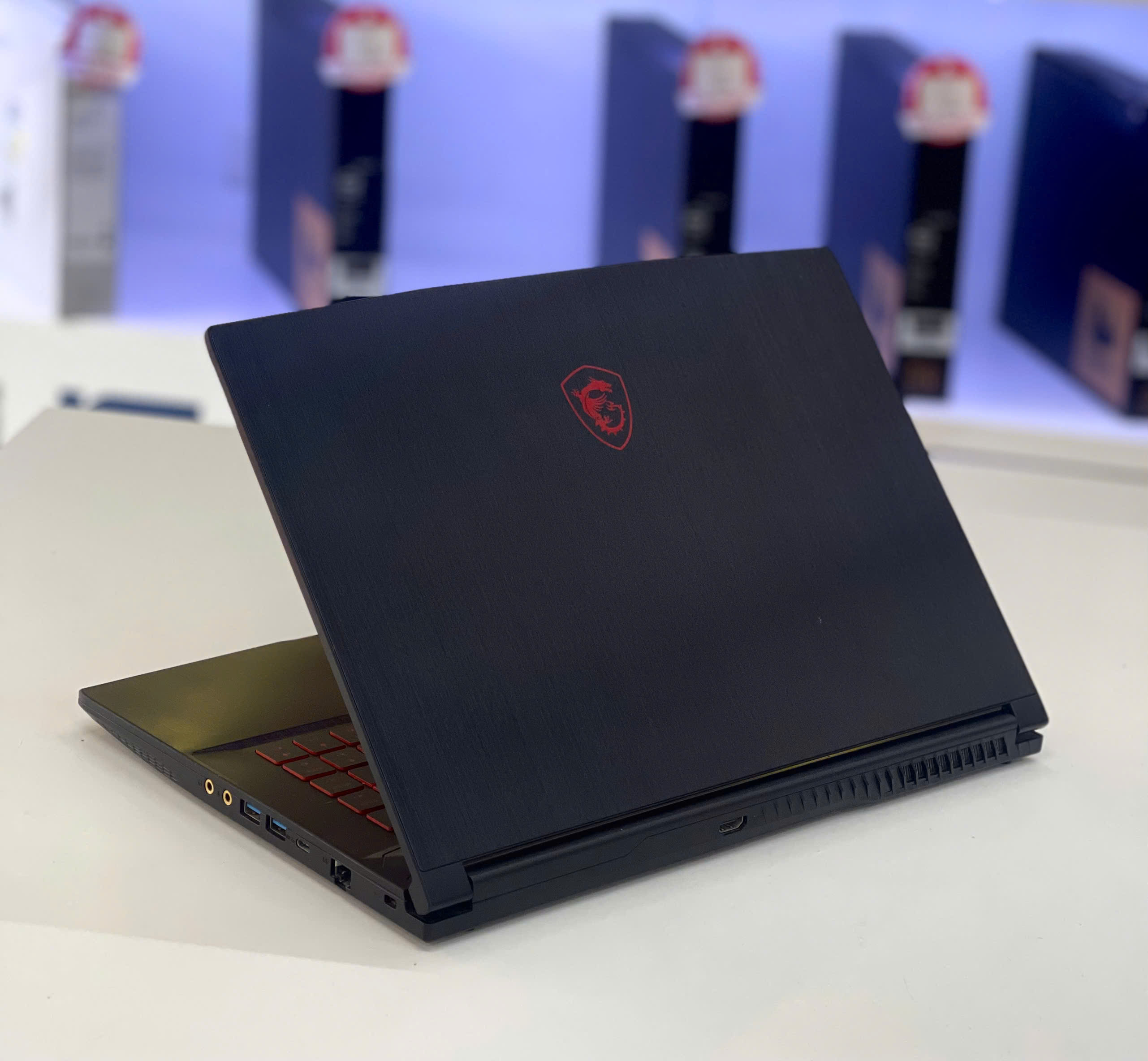 [Like New] Msi GF63 Thin 10/ I5-10300H / RAM 8GB / SSD 512GB/ FHD / GTX 1650 